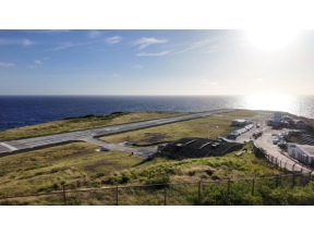 弾丸！空港トンボがえりツアー　オランダ　サバ空港
