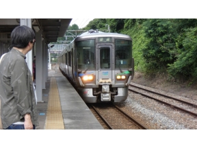六角精児の呑み鉄本線・日本旅　旧北陸本線を呑む！あいの風とやま鉄道、万葉線編