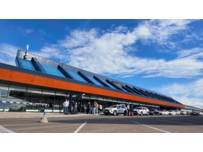 弾丸！空港トンボがえりツアー　エストニア　タリン空港