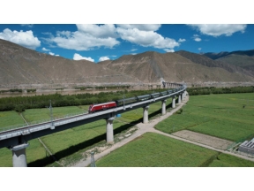 チベット天空の聖地をゆく　中国秘境　鉄道の旅