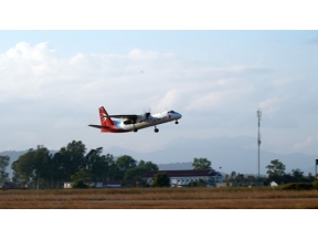 弾丸！空港トンボがえりツアー　ラオス　シェンクワン空港