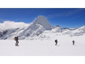 地球（アース）トラベラー“世界一美しい山”を撮る～南米アルパマヨ～