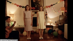 籠の中の乙女[R15+指定版](字幕版)[R15+]