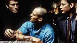 ロック、ストック&トゥー・スモーキング・バレルズ(字幕版)