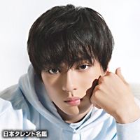 松岡　茉優