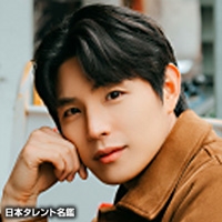 松丸　亮吾