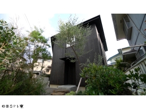 スゴイ家【鎌倉SP】森を望む癒やし＆絶景【草屋根】▼スッキリキッチンの秘密は戸棚…