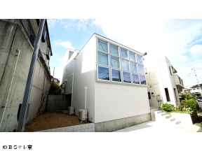 スゴイ家【高低差4.5m斜面】1階を3層に分けた家▼【職人技】新築の古民家!?