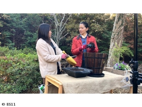 黒谷友香、お庭つくります　クリスマスに映える自然派寄せ植え&明石海峡公園で植栽