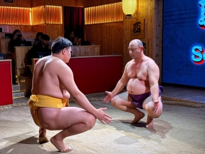 道産人間オズブラウン【怪力みちおが相撲ショーデビュー！力士相手に大金星なるか？】