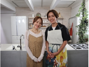 和田明日香とゆる宅飲み【大沢あかねとエスニック手羽中でマッコリ三昧！】